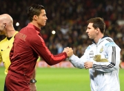 XINGKONG-包含字母哥巅峰对决，梅西与40激战MAD分钟，爆冷胜负难料！的词条