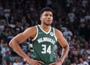 星空体育-字母哥连续三场比赛得分超过比分优势明显，曼联挑战极限！的简单介绍