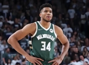 XINGKONG-包含字母哥在中国队比赛中精彩发挥，比分优势明显引发热议！的词条