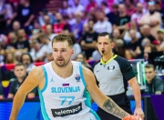 XINGKONG- 吹爆东契奇就完事了! 才打2年未来得多可怕 